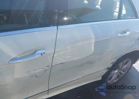 2011 Mercedes-Benz E 350 4Matic z USA, uszkodzony, nr VIN WDDHF8HB3BA411577